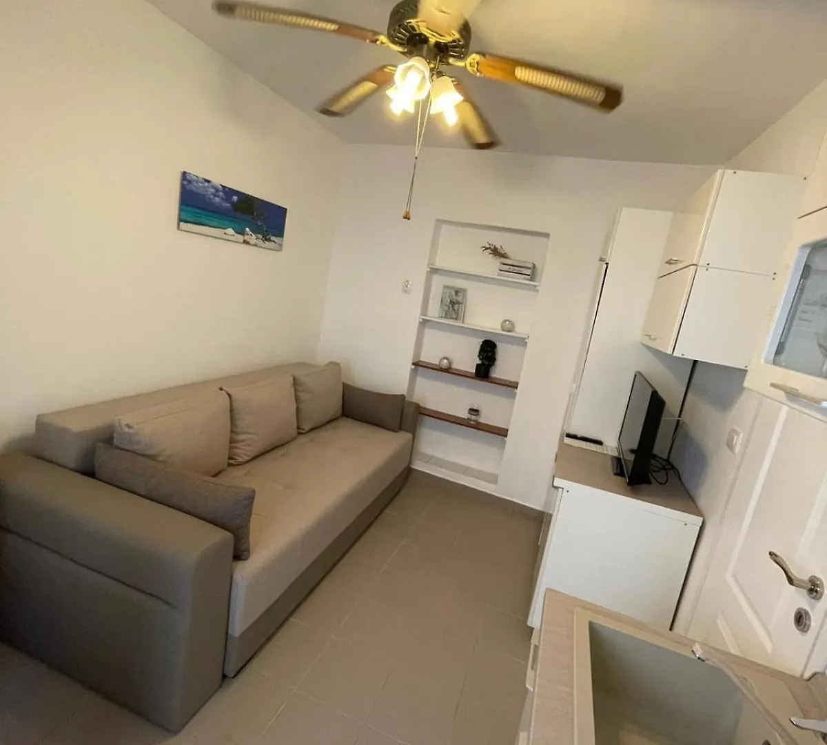 Zadar Beach Apartments 0*,